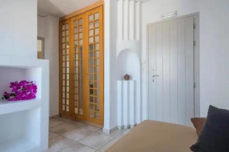 Kanale's Rooms and Suites - 84