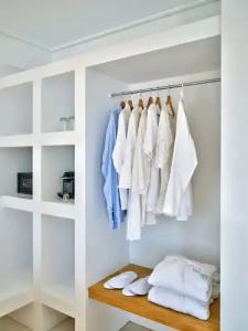 Kanale's Rooms and Suites - 100