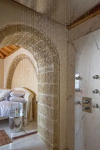 Moni Emvasis Luxury Suites - 73