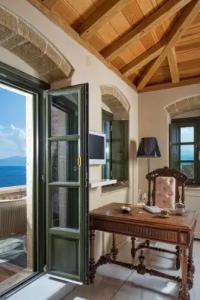 Moni Emvasis Luxury Suites - 70