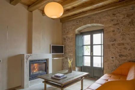 Moni Emvasis Luxury Suites - 60