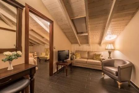 Theofilos Paradise Boutique - 38