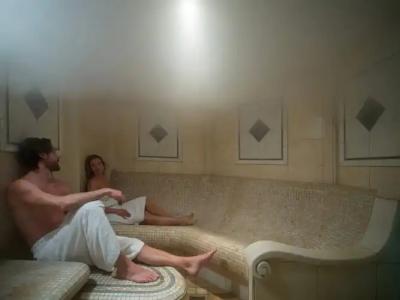 Neptune Luxury Resort - 40