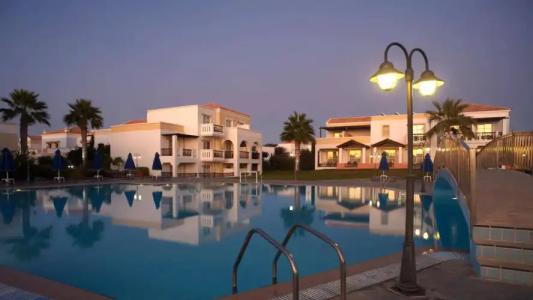 Neptune Luxury Resort - 17