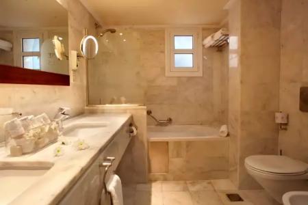 Neptune Luxury Resort - 90