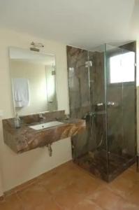 Chamaloni Cottages - 4