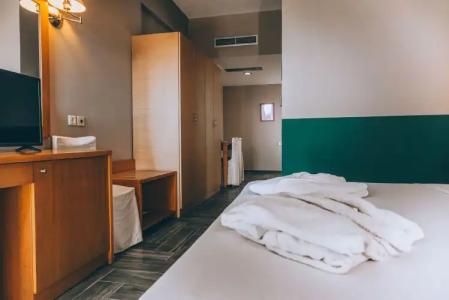 Apollo Resort Art - 129