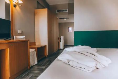 Apollo Resort Art - 144