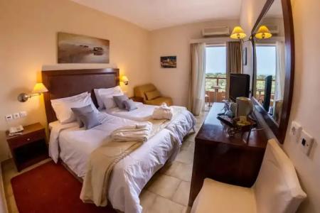 Apollo Resort Art - 70