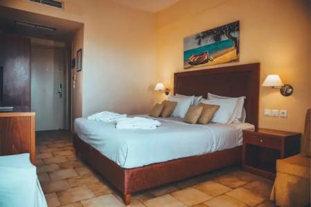 Apollo Resort Art - 61