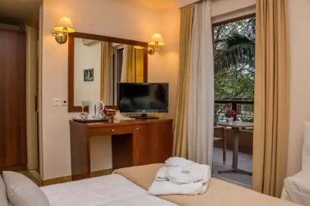 Apollo Resort Art - 72