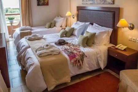 Apollo Resort Art - 124