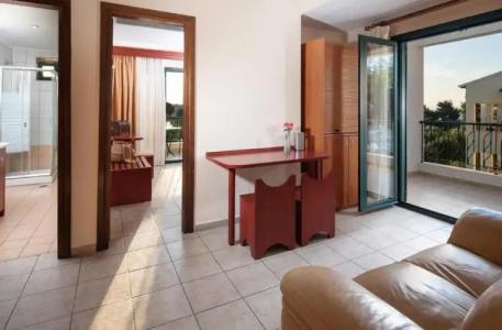 Zeus Kassandra Lagoon - 31