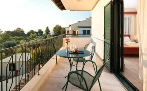 Zeus Kassandra Lagoon - 33