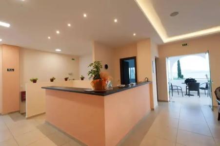 Crystal Blue Aparthotel - 1