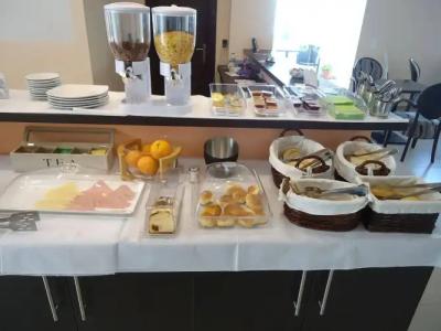 Crystal Blue Aparthotel - 11