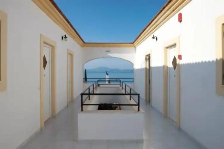 Crystal Blue Aparthotel - 13