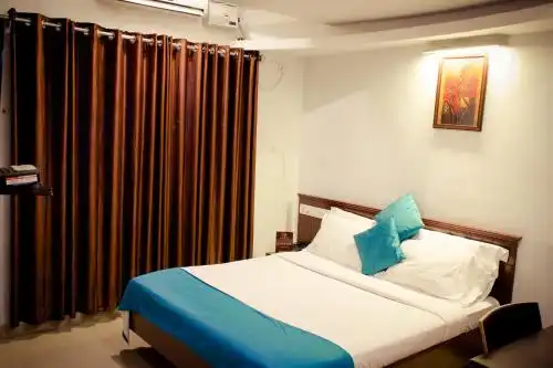 FabExpress Le Emrald Residency - 27