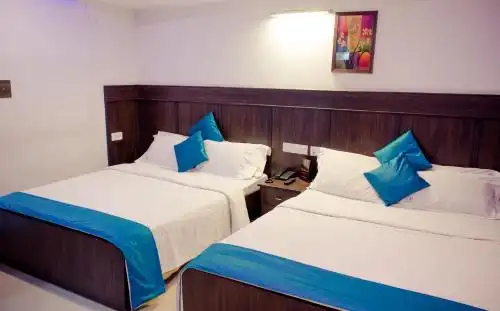 FabExpress Le Emrald Residency - 19