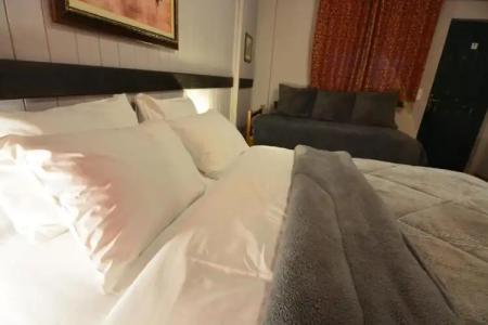 Aphrodite's Inn - 16