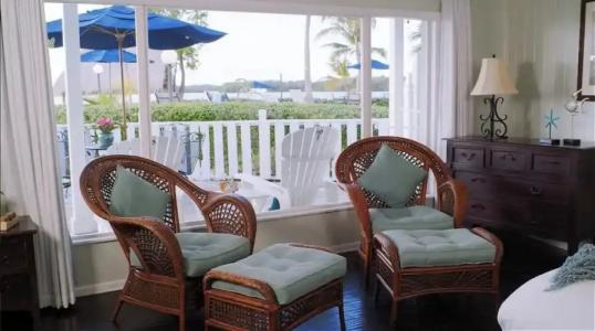 Coconut Palm Inn - 112