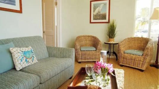 Coconut Palm Inn - 103