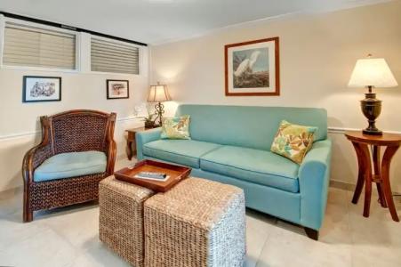 Coconut Palm Inn - 0