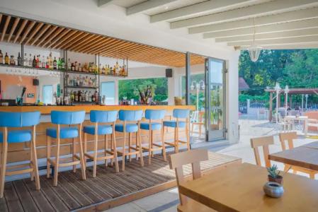 Dominoes Apartments - 10