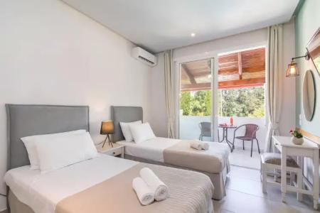 Dominoes Apartments - 8