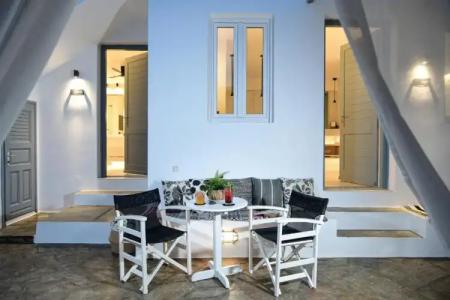Ios Art Studios & Luxury Apartments - 19