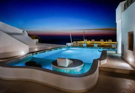 Kasimatis by la Perla - Adults Only - 16