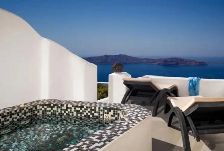 Kasimatis by la Perla - Adults Only - 18