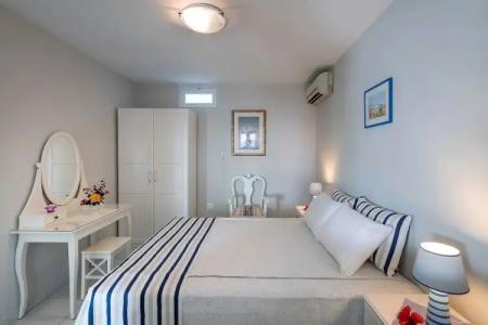 Sea View Studios - 38