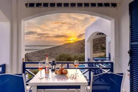 Sea View Studios - 118