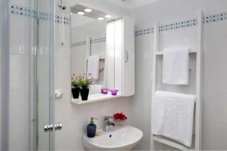 Sea View Studios - 77