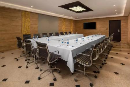 DoubleTree by Hilton Dar es Salaam Oysterbay - 18
