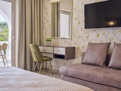 Mavrias Complex - 93