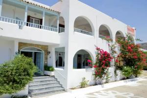 Karanasos Hotel, Batsi