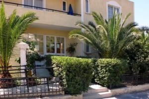 Senia Studios, Agia Marina