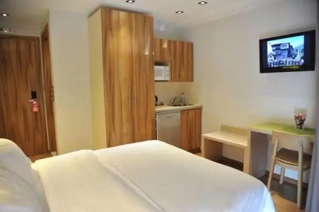 Elements Rooms & Apartments - 28