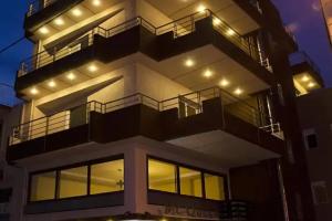 Mc Queen Rooms & Apartments, Athens