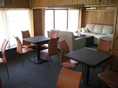 Pella Inn Hostel - 2