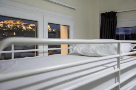 Pella Inn Hostel - 24