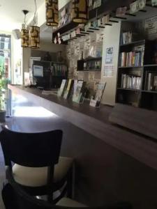 Pella Inn Hostel - 13