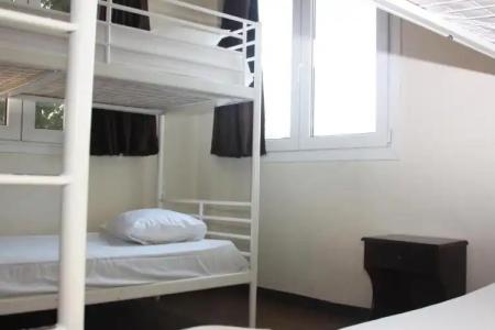 Pella Inn Hostel - 21