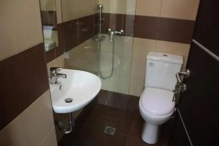 Pella Inn Hostel - 7