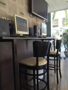 Pella Inn Hostel - 14