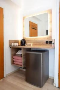 Athens Studios - 118