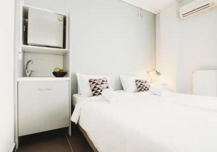 Athens Studios - 135