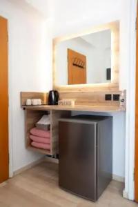 Athens Studios - 107